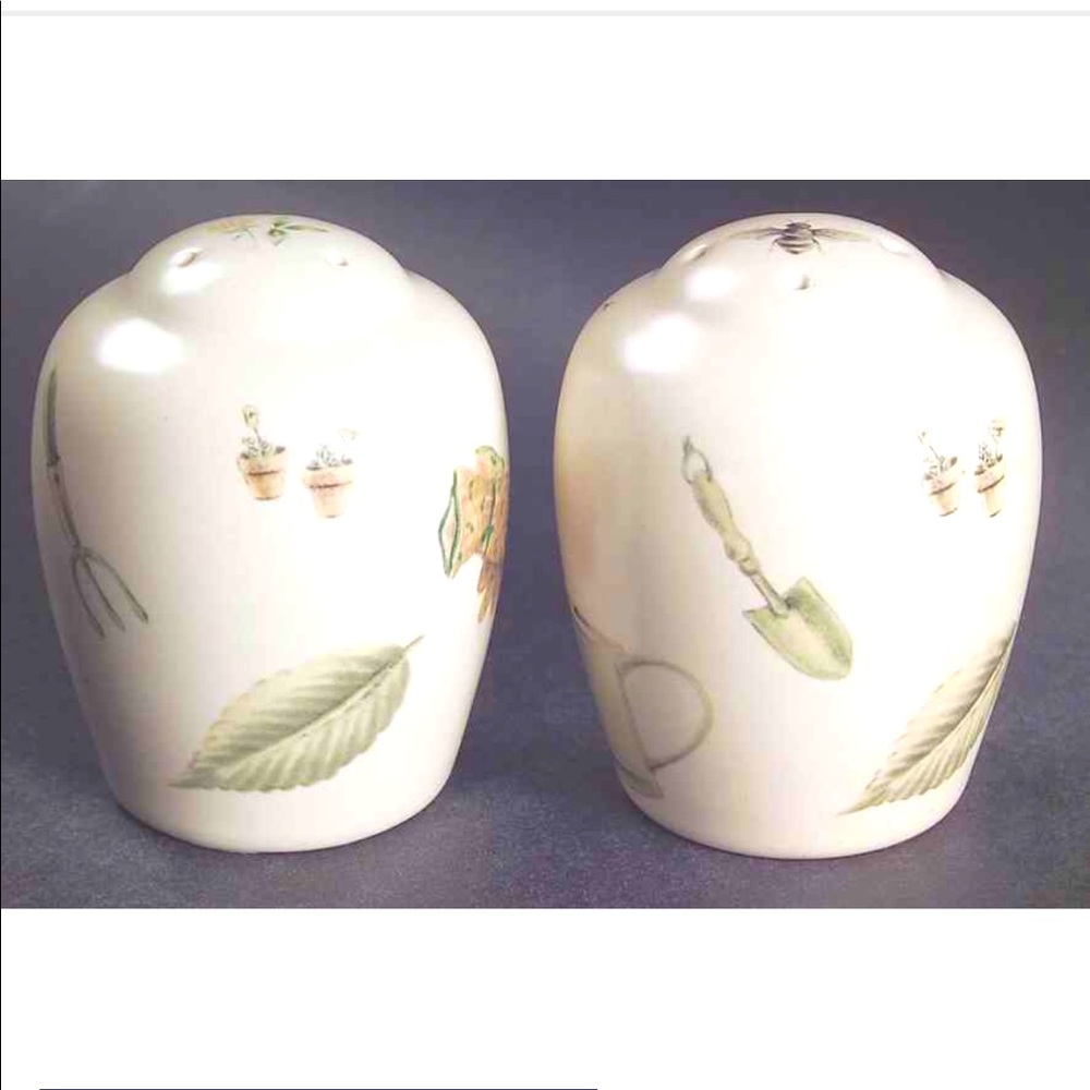 Salt & Pepper Set
Naturewood
by PFALTZGRAFF